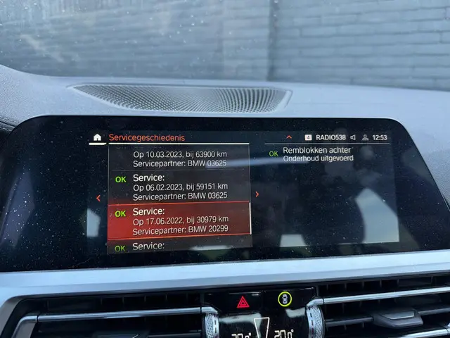 BMW 3 Serie 320i High Executive 2020 Benzine 26