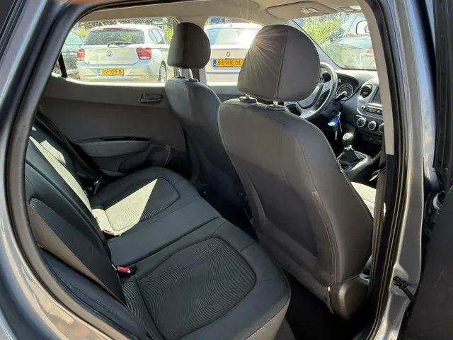Hyundai i10 1.0i i-Premium navi PDC 2018 Benzine 9
