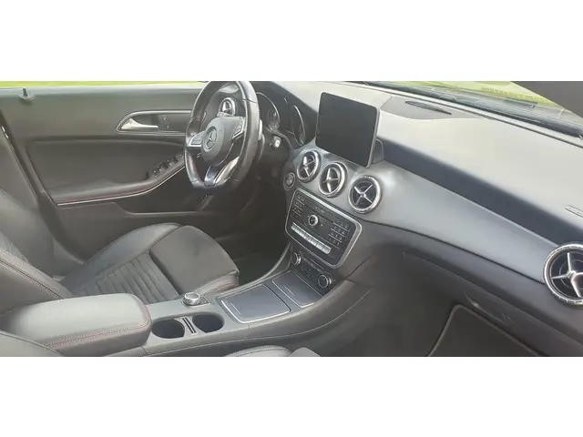 Mercedes-Benz CLA 180 2018 Benzine 11