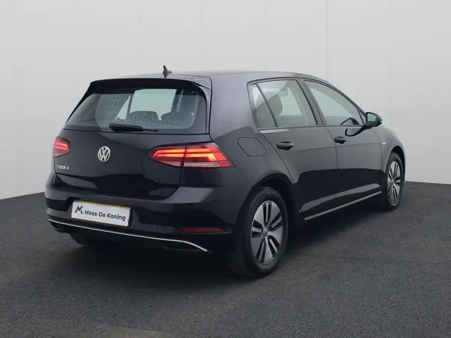 Volkswagen e-Golf 2