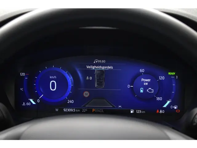 Ford Kuga 2.5 FHEV Titanium 2023 Hybride Benzine 25