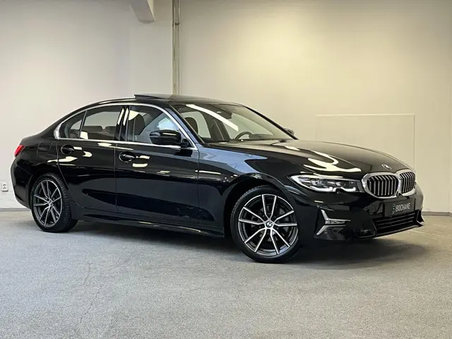 BMW 3 Serie 320i Luxury High Executive 2020 Benzine 7