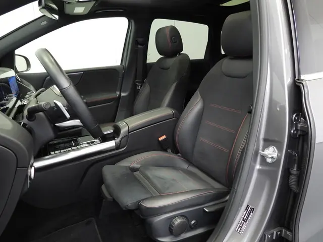 Mercedes-Benz B-Klasse B180 Aut. AMG 2020 Benzine 29