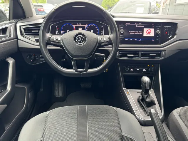 Volkswagen Polo 1.0 TSI 95pk DSG Highline 2021 Benzine 29
