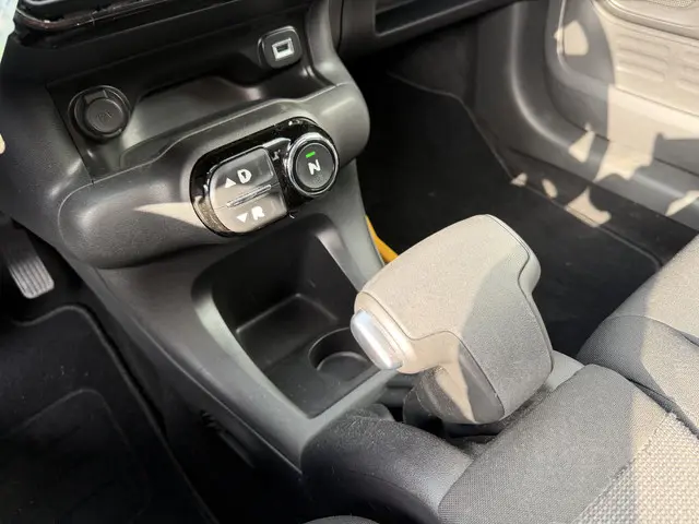 Citroën C4 Cactus 1.2 PureTech Shine 2017 Benzine 34