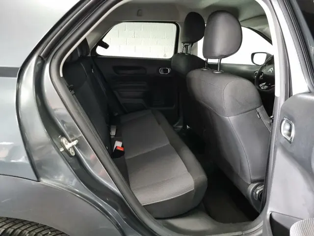 Citroën C4 Cactus 1.2 VTi Shine / Trekhaak 2015 Benzine 14