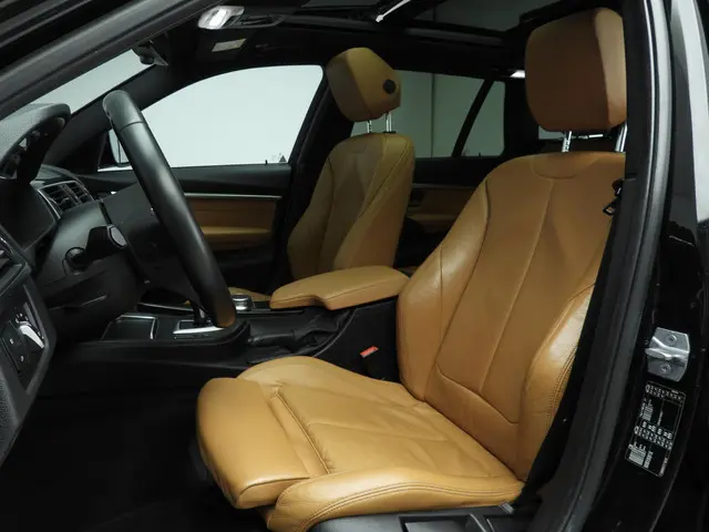 BMW 3 Serie Touring 320i 2019 Benzine 8