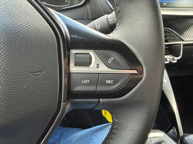 Peugeot 208 1.2 PureTech Active 2022 Benzine 12