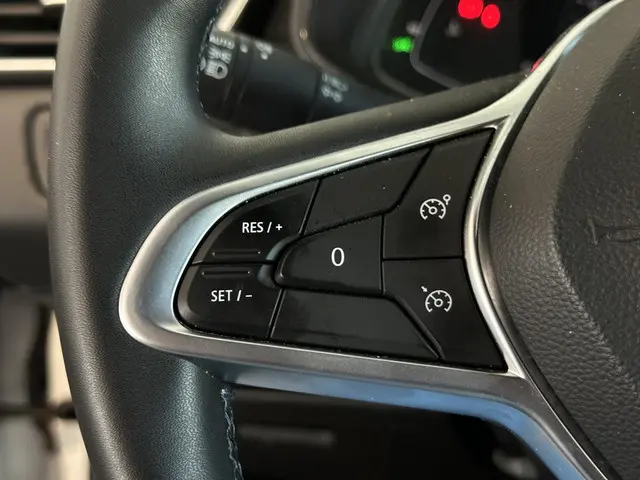 Renault Clio 1.0 TCe Intens 2022 LPG/Gas 16