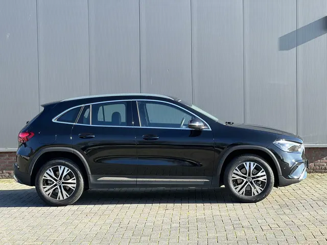 Mercedes-Benz GLA 250 e Luxury Line 2023 Hybride Benzine 9