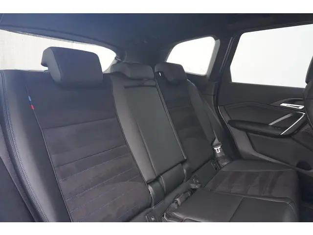 BMW iX1 eDrive20 2025 Elektrisch 8