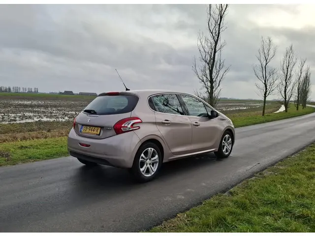 Peugeot 208 1.2 VTi Active❗ 2013 Benzine 9