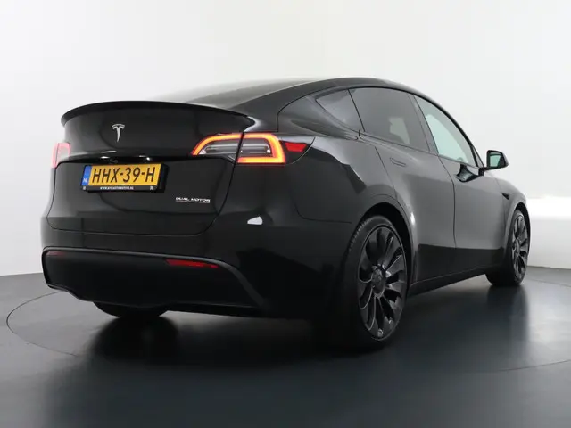 Tesla Model Y Performance AWD 75 kWh 2022 Elektrisch 7