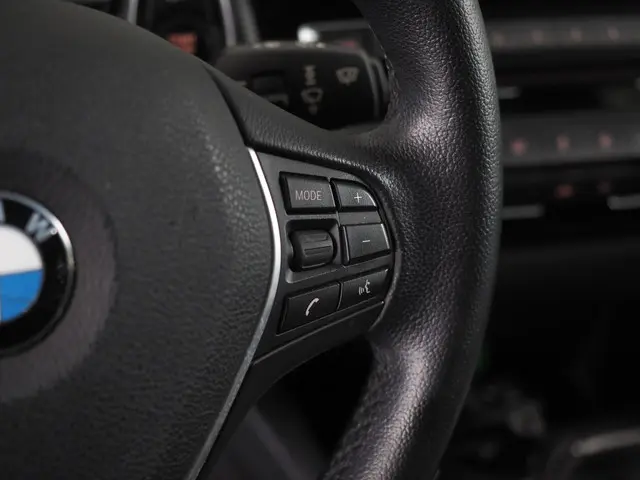 BMW 1 Serie 118i Essential 2015 Benzine 12