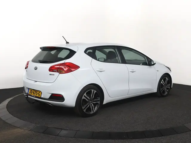 Kia cee'd 1.6 GDI ComfortLine 2016 Benzine 5