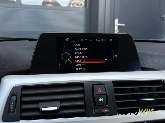 BMW 3 Serie 316i|Trekhaak|LM-VELG|AUT|NAVI|PDC 2014 Benzine 24
