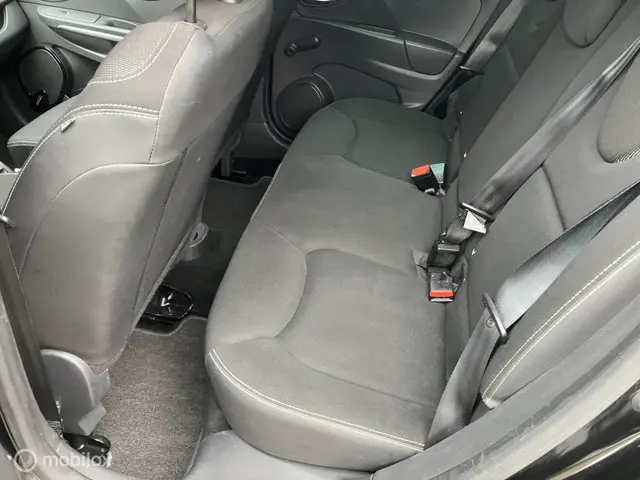 Renault Clio 0.9 TCe Night&Day !! MOTOR DEFECT !! 2015 Benzine 9