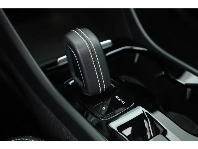 Volvo XC40 1.5 T4 Recharge R-Design 2021 Hybride Benzine 6