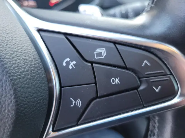 Renault Captur 1.3 TCe 140 Initiale Paris 2022 Benzine 32