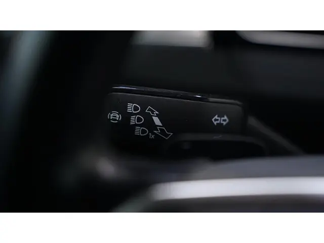 Volkswagen Passat 1.5 TSI R-Line Business + 2020 Benzine 25