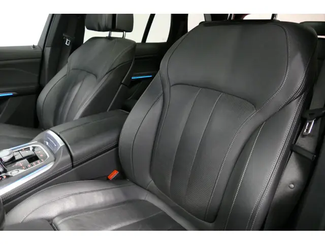 BMW X5 xDrive45e M Sport 2022 Hybride Benzine 7