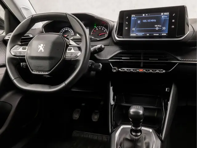 Peugeot 2008 1.2 PureTech Sport 2022 Benzine 7
