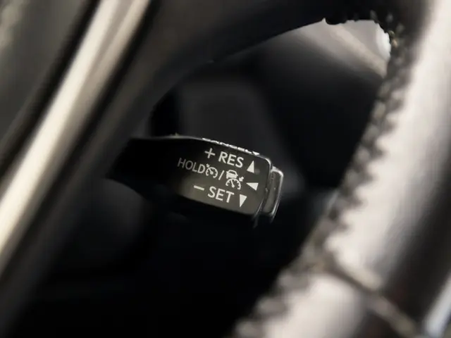 Toyota RAV4 2.5 Hybrid Sport 2016 Hybride Benzine 24