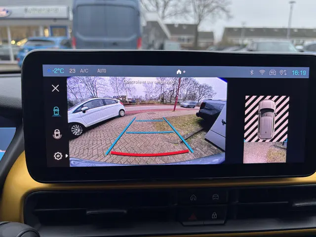 Jeep Avenger Summit 54 kWh 2023 Elektrisch 15