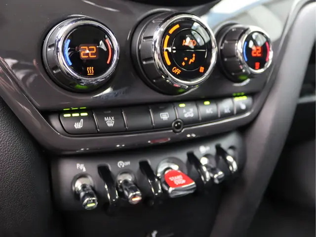 MINI Countryman 1.5 Cooper 2019 Benzine 31