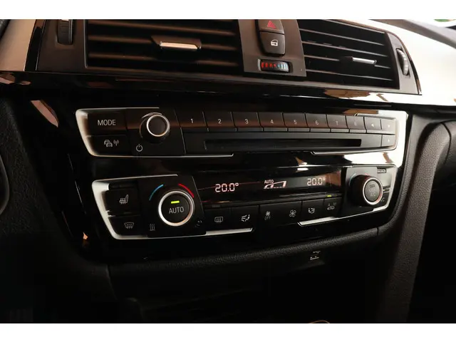 BMW 3 Serie Gran Turismo 320i 2020 Benzine 19
