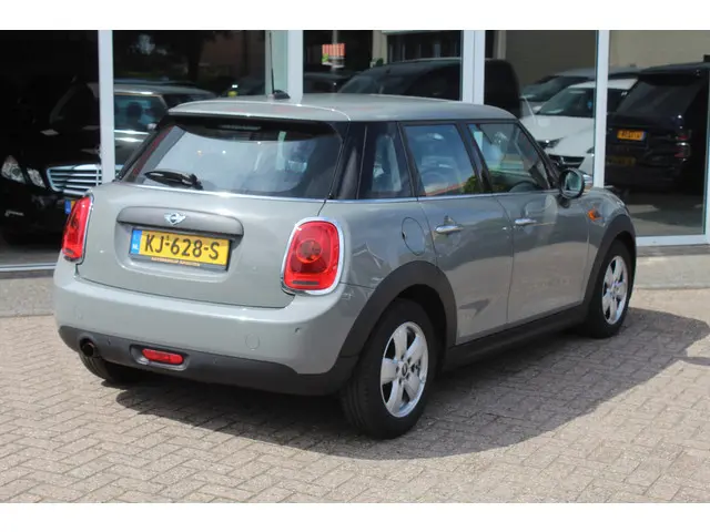 MINI One 3