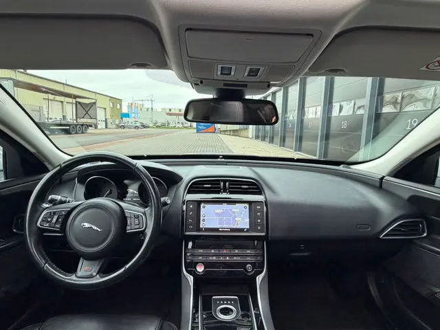 Jaguar XE 2.0 D R-Sport Dak Leer Euro-6 2017 Diesel 7