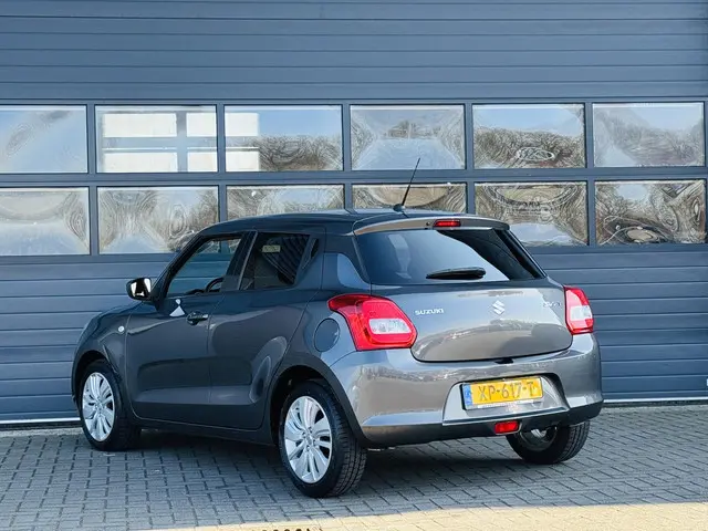 Suzuki Swift 1.2 SELECT 2019 Benzine 17