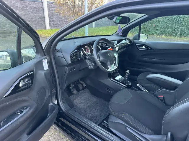Citroën DS3 1.2 VTi So Chic 2013 Benzine 3