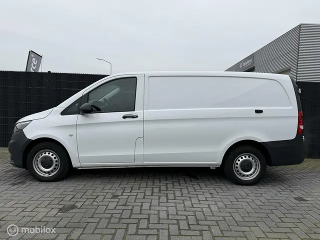 Mercedes-Benz Vito 2