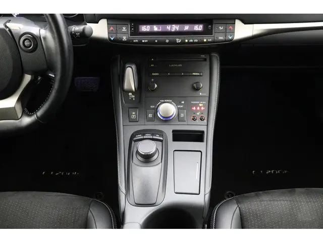 Lexus CT 200h Sport Edition 2017 Hybride Benzine 26
