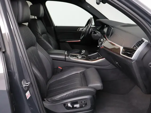 BMW X5 xDrive45e High Executive 2023 Hybride Benzine 44