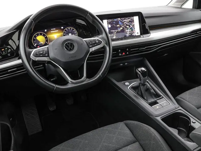 Volkswagen Golf 1.5 TSI 130pk Life 2020 Benzine 25