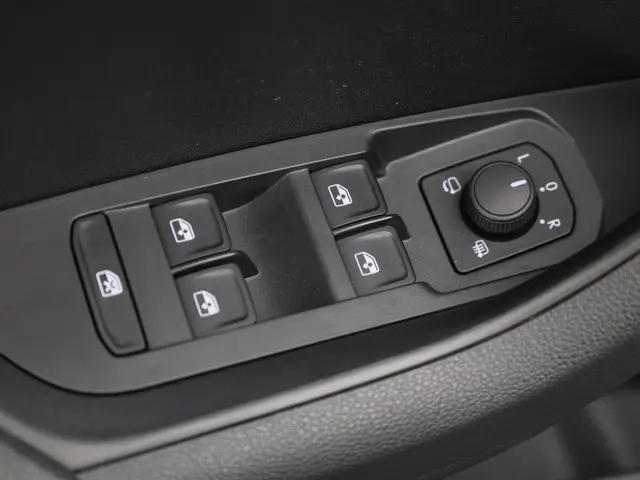 Škoda Karoq 1.5TSI/150PK Design DSG 2024 Benzine 22