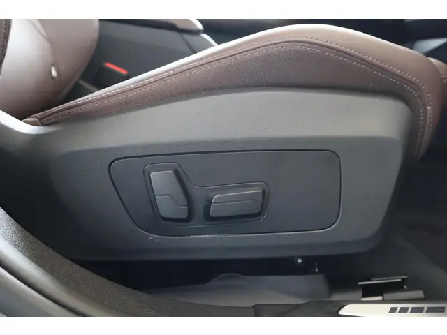 BMW 1 Serie 120 2024 Benzine 8