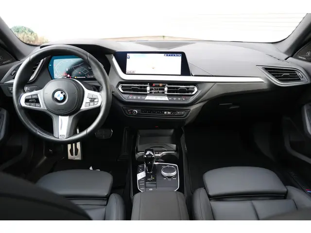 BMW 2 Serie Gran Coupé 218i M-Sport Pro 2023 Benzine 47