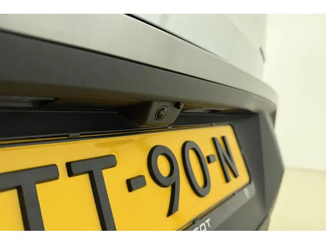 Peugeot 3008 1.2 Hybrid 145 GT 2025 Hybride Benzine 7