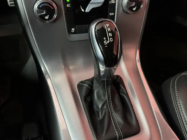 Volvo V70 2.0 D4 Summum 2015 Diesel 36