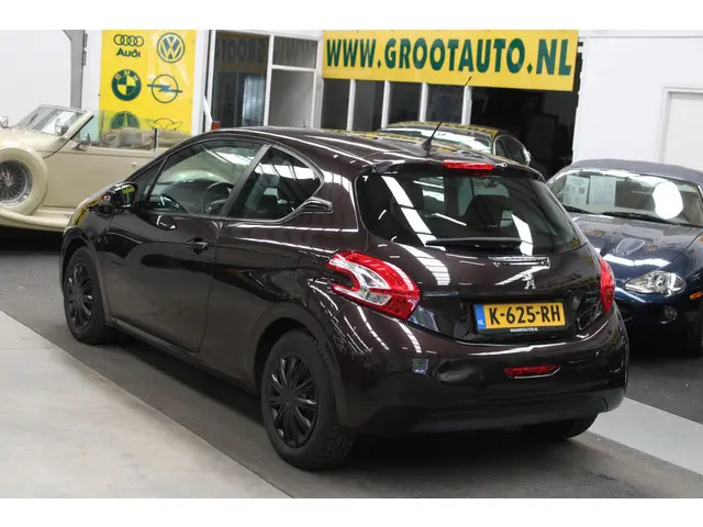 Peugeot 208 1.2 VTi Active 2013 Benzine 3