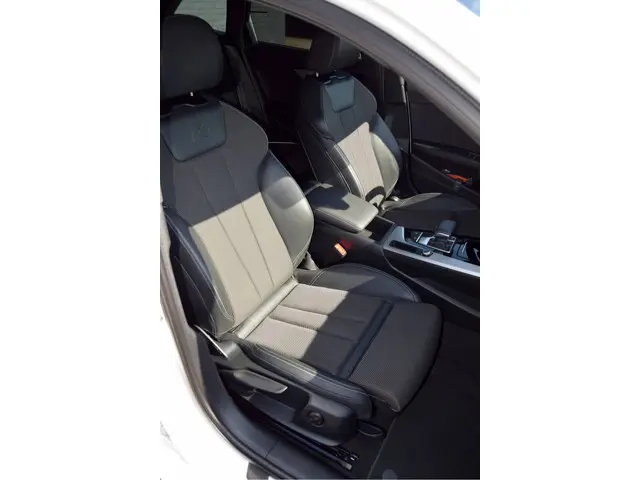 Audi A4 Avant 40 TFSI quattro S edition 2022 Benzine 20