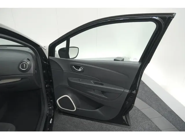 Renault Captur TCe 90 Limited 2017 Benzine 56