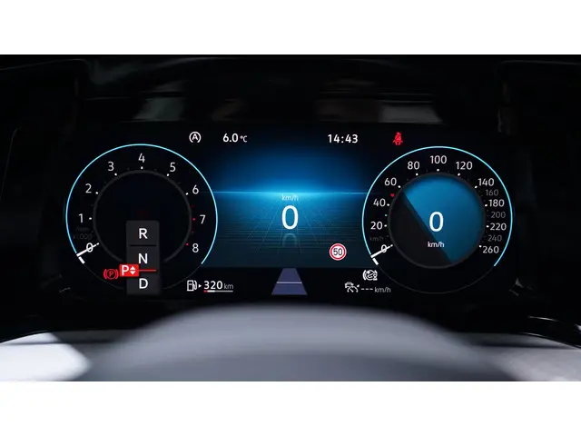 Volkswagen Golf 1.5 eTSI Life Business 2023 Benzine 17