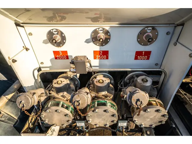 Iveco Eurocargo 100-220 +CM 5500L + 3 COMP. 2017 Diesel 10