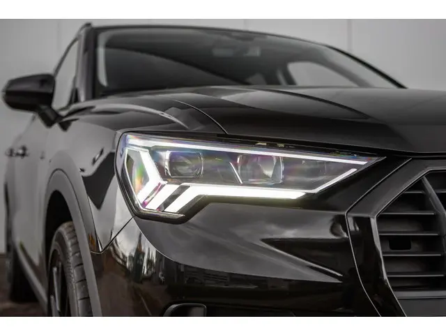 Audi Q3 45 TFSI e edition 2023 Hybride Benzine 5