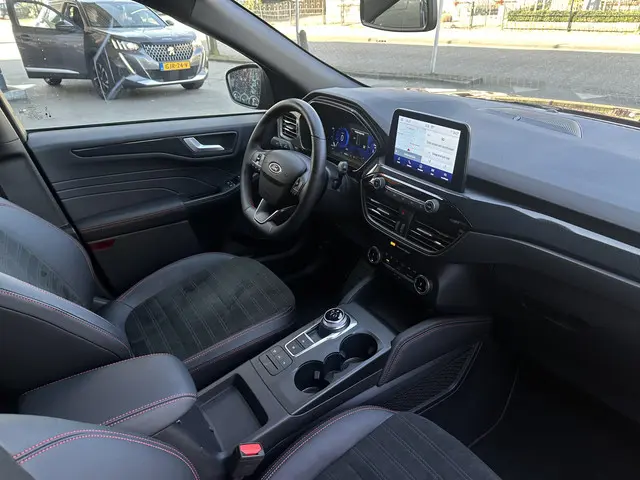 Ford Kuga 2.5 PHEV ST-Line 2024 Hybride Benzine 14